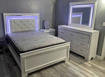 New 4pc bedroom set in box buy now pay later $39 down no credit Neede