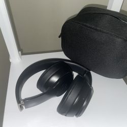 Beats Solo 4s (Like New) 