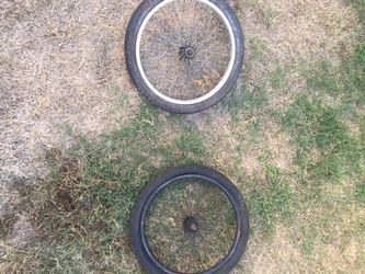 20x2.35 and 20x2.125 tires single (As is)