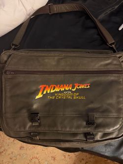 INDIANA JONES KINGDOM OF THE CRYSTAL SKULL SHOULDER
