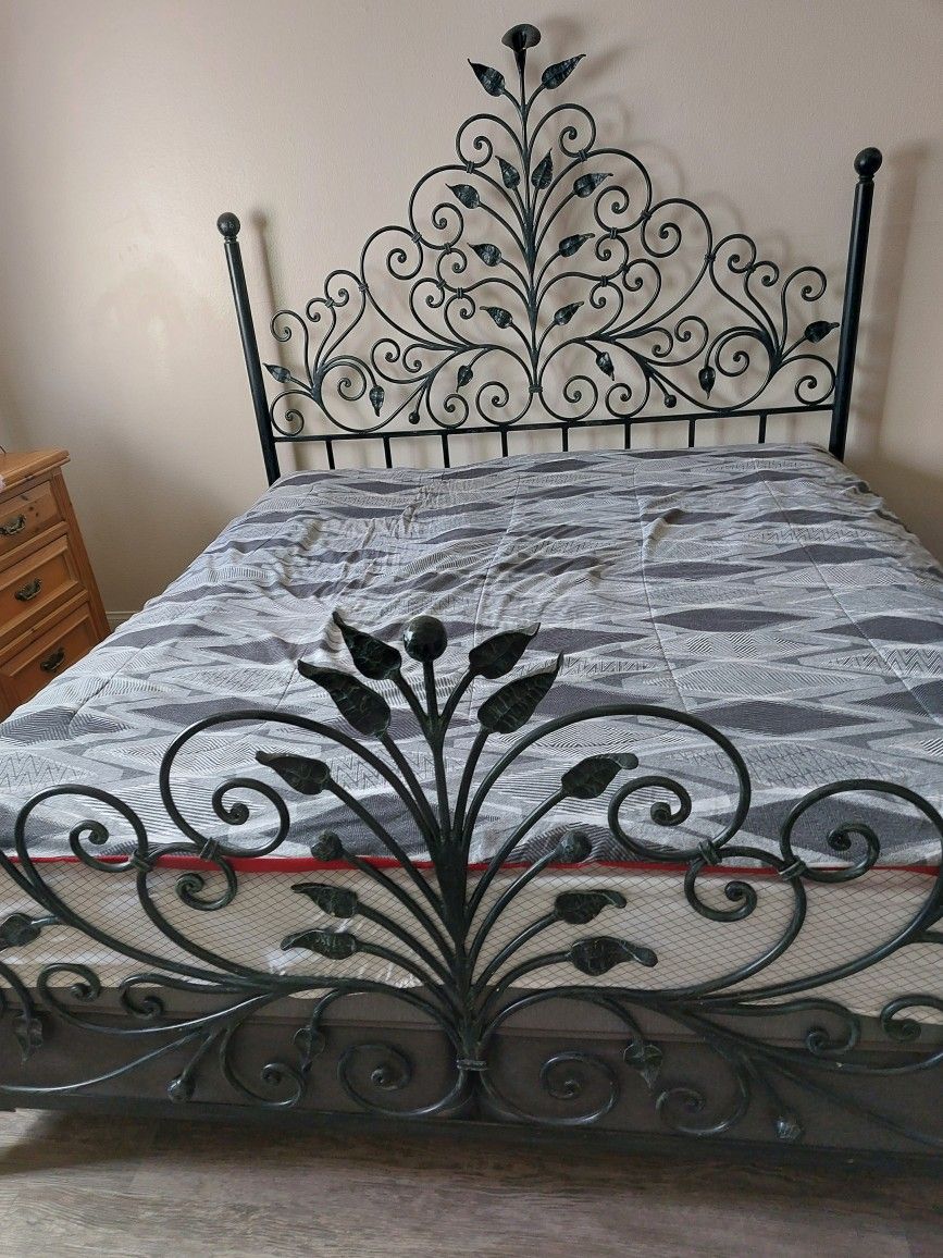 5000 Beautiful Bed No Low OFFERS