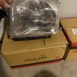 Headlights Toyota Tacoma 99 