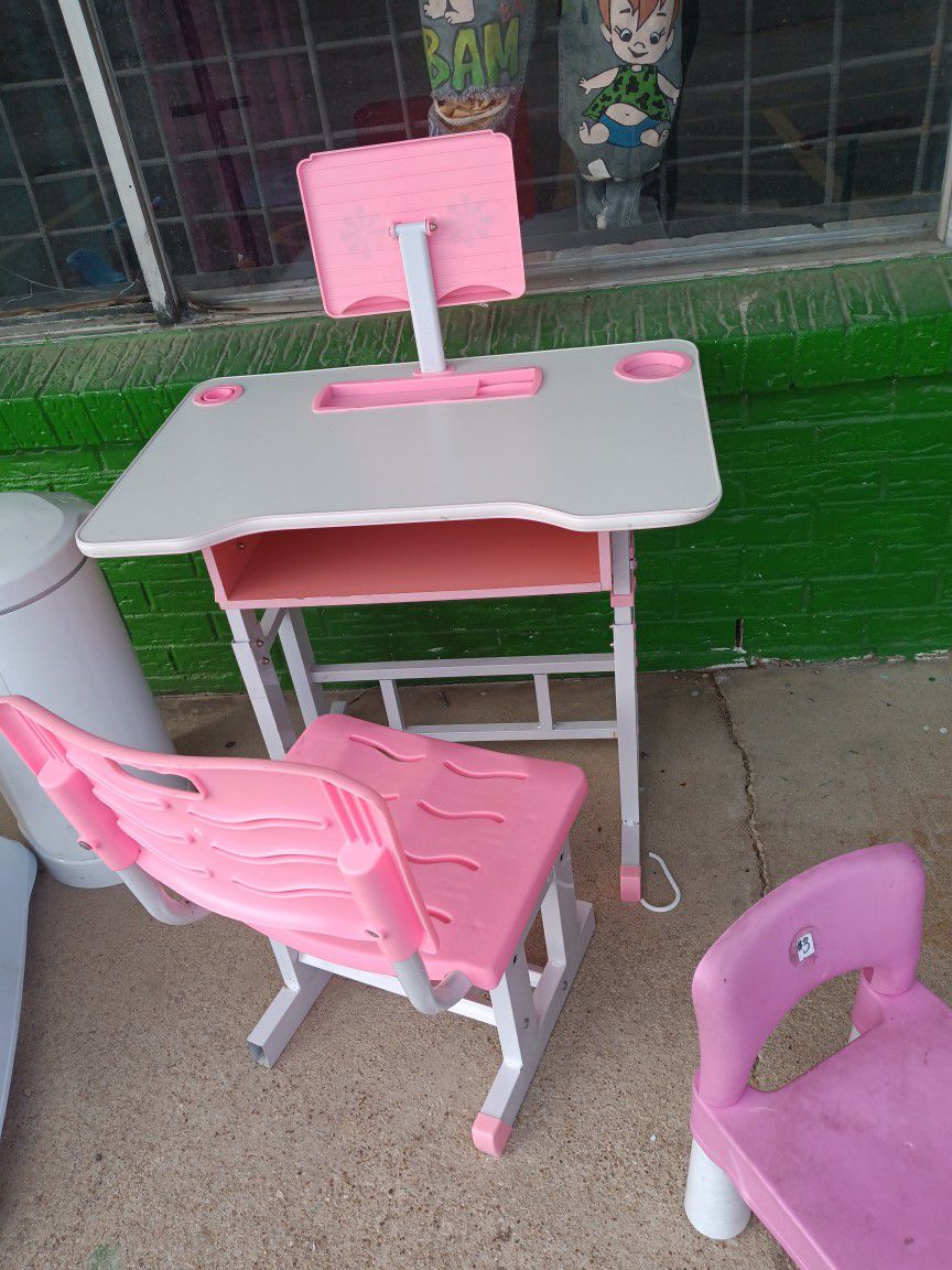 Toddler Table w/ Chair 