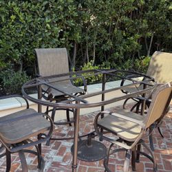 DESIGNER PATIO BAR STOOLS & TABLE 