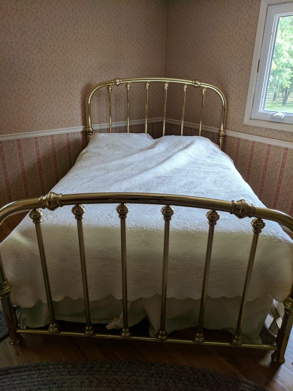 Queen Size Bed And Brass Frame For In Seven Hills Oh Offerup Queen Size Bed And Brass Frame