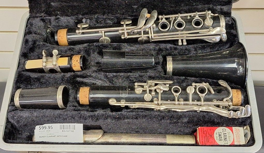 BUNDY CLARINET WITH CASE