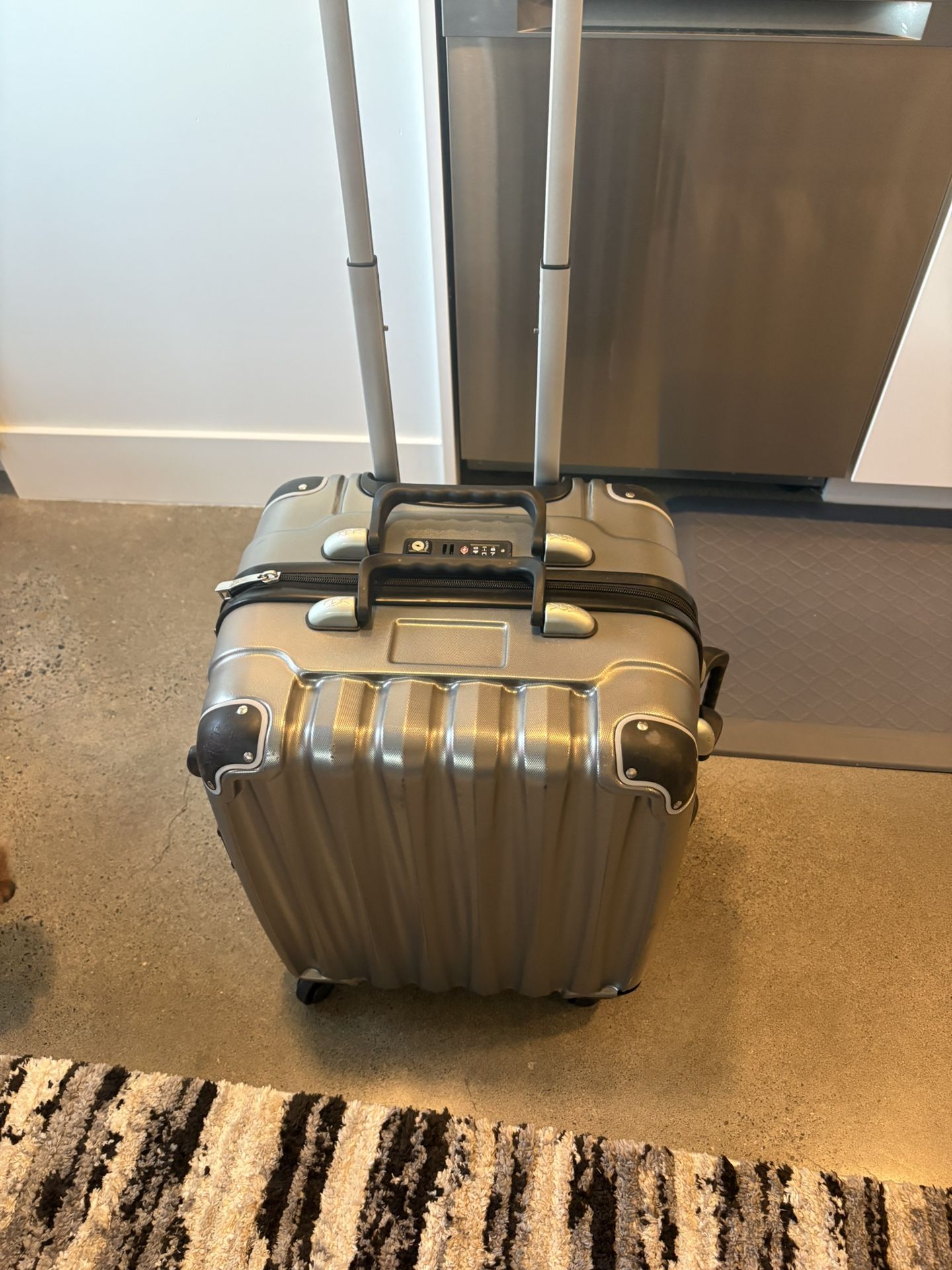 Wine Suitcase - 8 Bottle