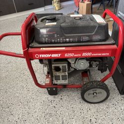 Troy-Bilt 6250 Running / 8500 Starting Watt Generator