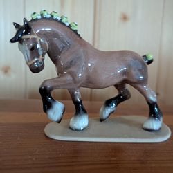 RETIRED Hagen Renaker ribbon draft houre