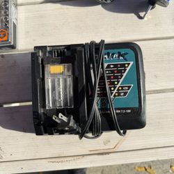 Makita Charger 
