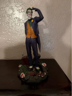 Joker Statue