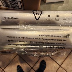 Brand New Foodsaver Vacuum Sealer.