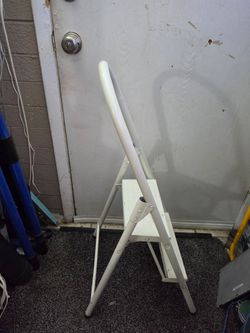Metal folding step stool ladder