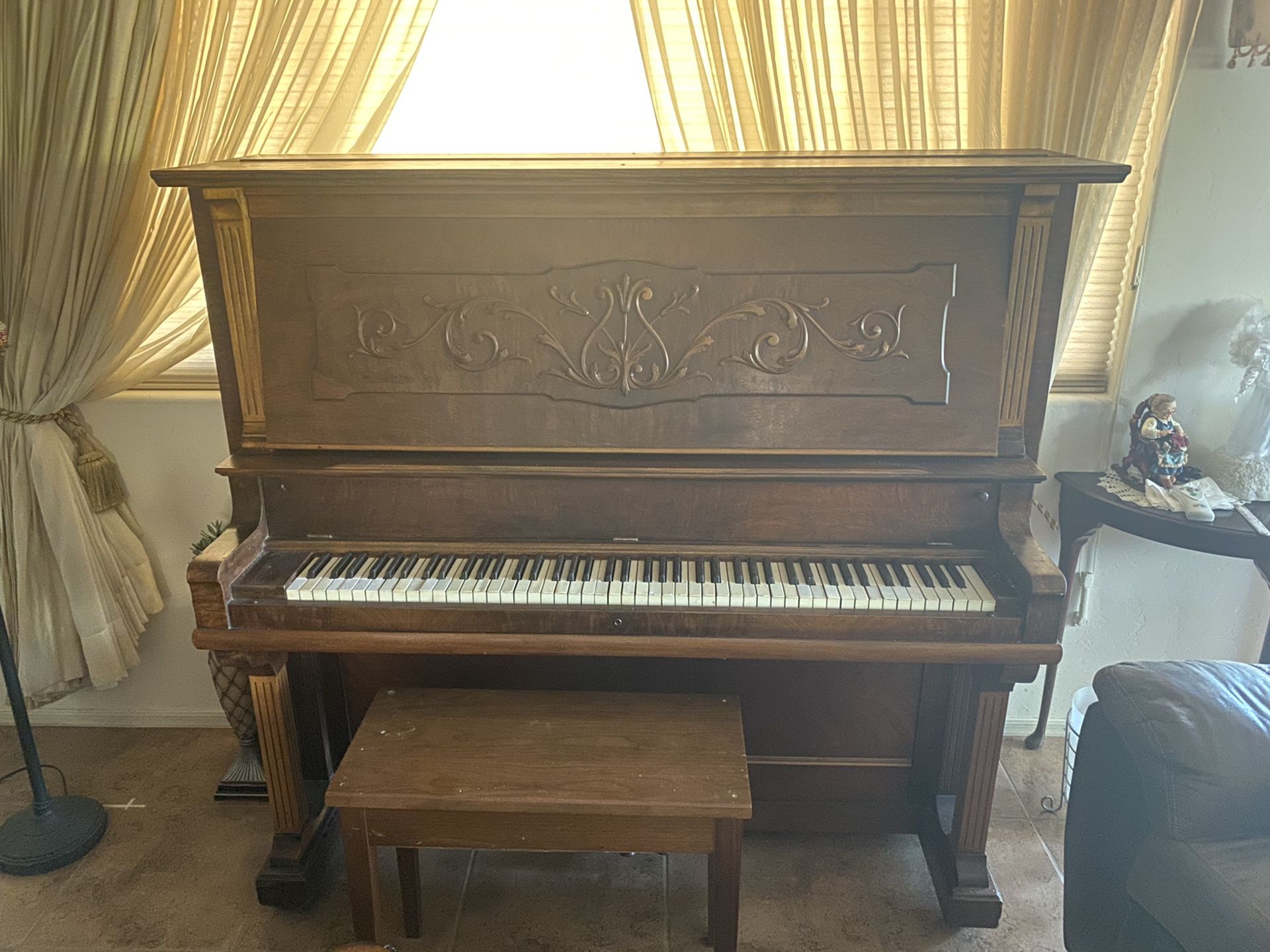 Trade Valley Gem Mark Grand Piano