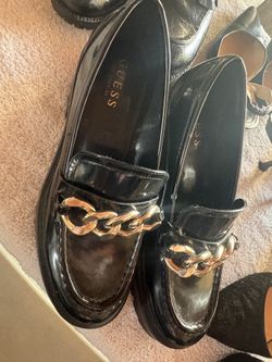 Hola amigos si les interesan tengo estos zapatos de la marca Guess