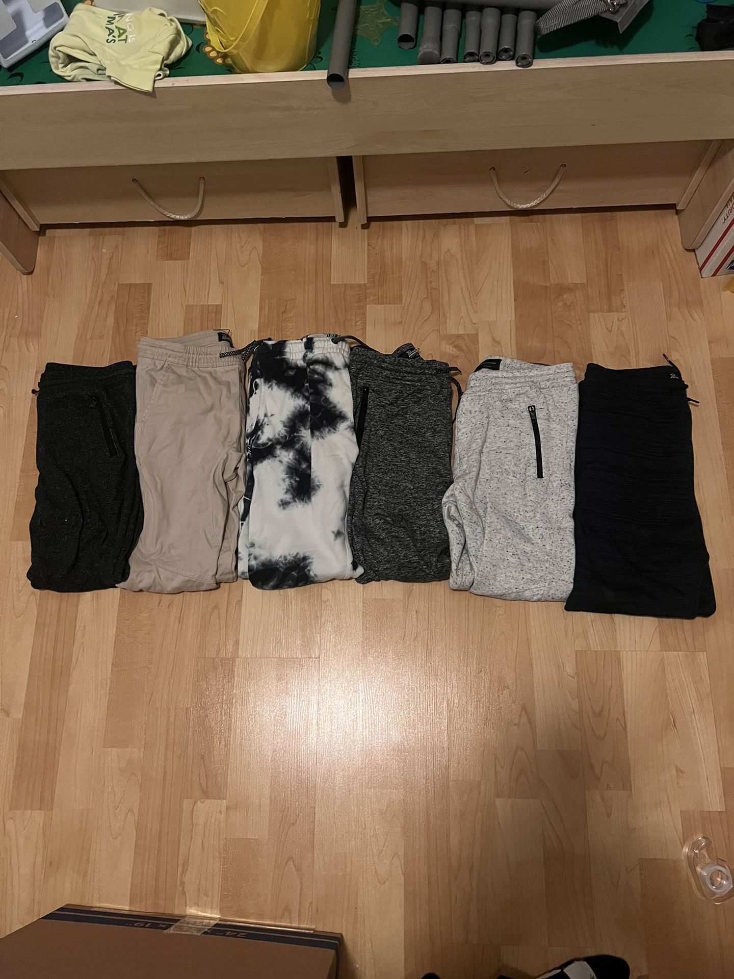 Boys Medium Joggers (Pants)