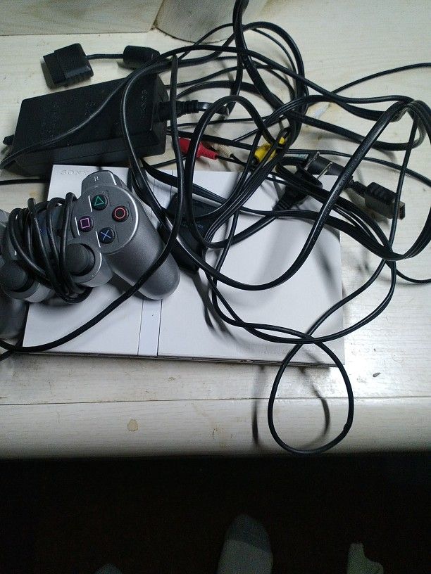 White Slim Ps2 Console With Everything That You See In The Pictures I'm Asking $100 Cash