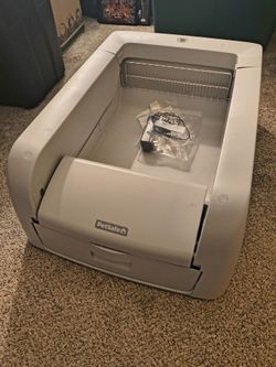PetSafe ScoopFree Self Cleaning Litter Box