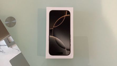 iPhone 16 Pro  - 256 GB - Black Titanium - Unlocked - Renewed $775