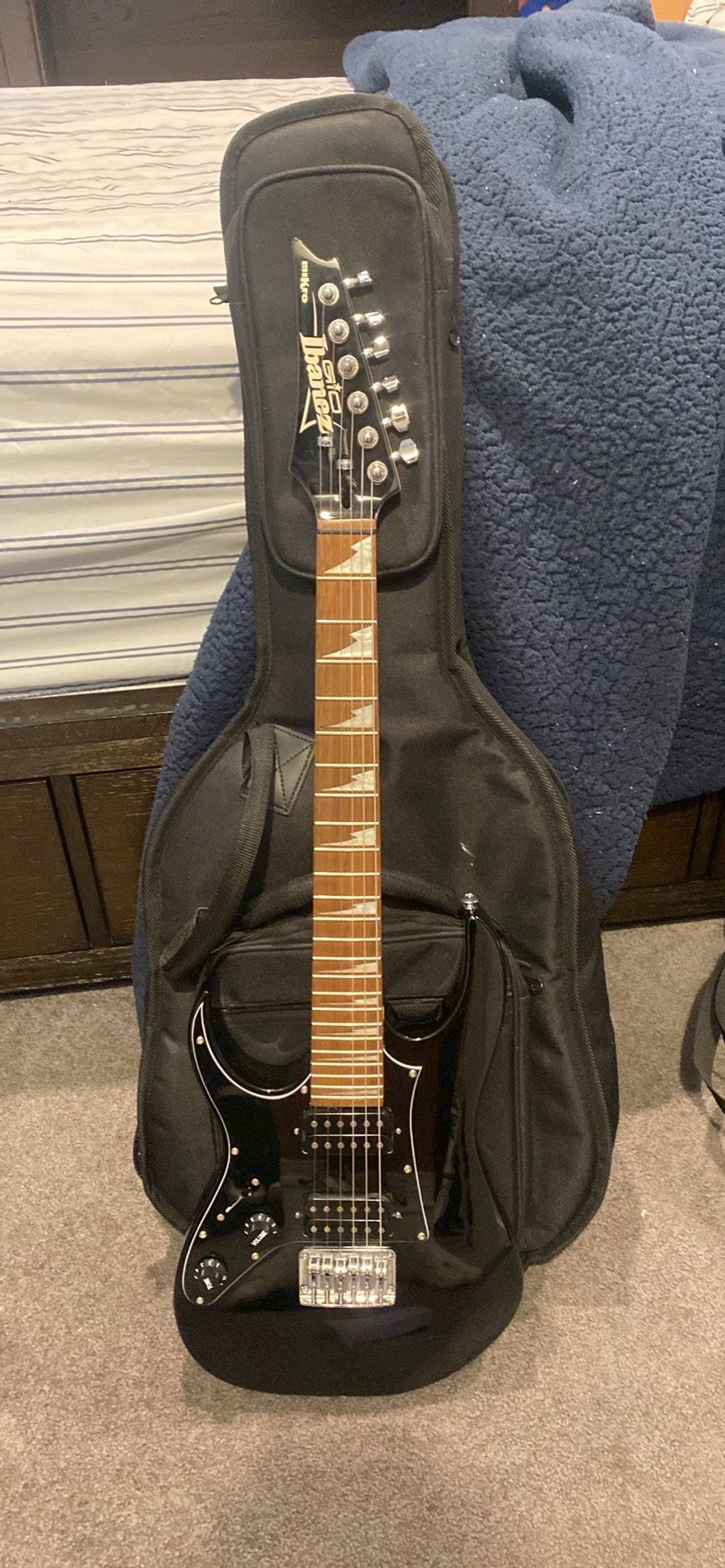 Left-Handed Guitar Small Scale