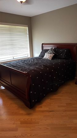 Bed set, red oak