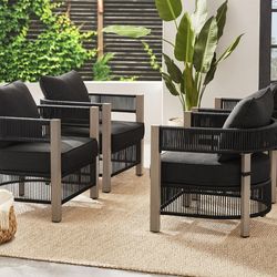 Set of (4) outdoor patio chairs