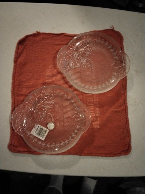 2 Crystal Plates With Flower Design