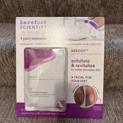 Barefoot scientist foot peel/booties 4 pack. Great Christmas gift idea! Located in Murray