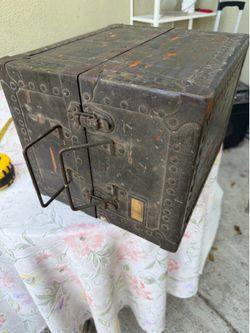 Vintage WW2 Era Military Box/chest