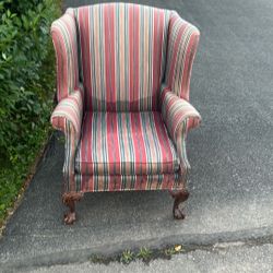 Comfortable Chair, Negotiable Price,  You Have To Come to Pick It Up Fayetteville NY