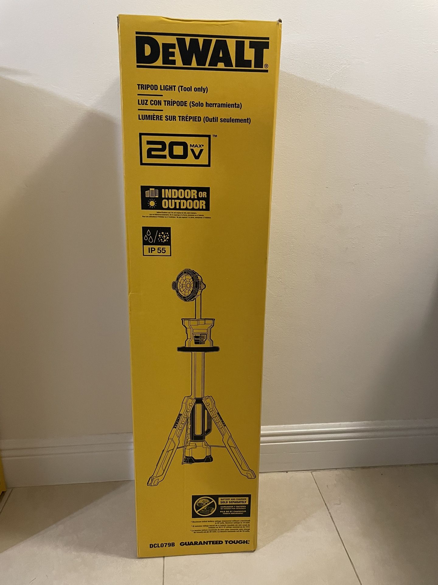 Dewalt 20V MAX Cordless Tripod Light DCL079B