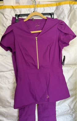 Jaanuu scrub set