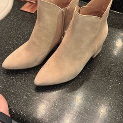 Cole Haan Elyse Bootie – Women’s (Blush Suede) 7 