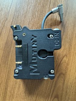 MUTINY THE WEDGE Battery Mount for RED KOMODO Gold mount