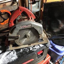 7 1/4. Inch Skil Saw  Works Perfectly 