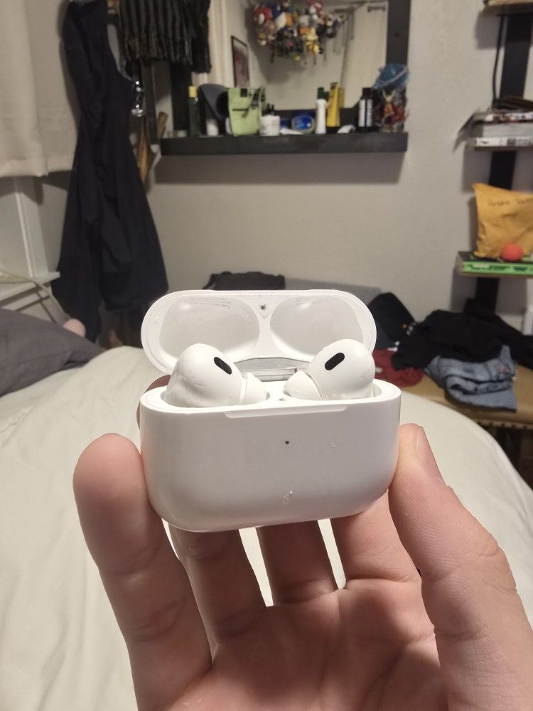 AirPod Pro Gen 2: Medium Condition 