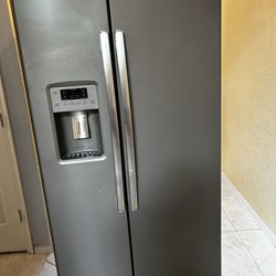 GE Refrigerator