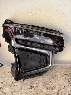 2021 - 2024 chevy tahoe suburban  right headlight