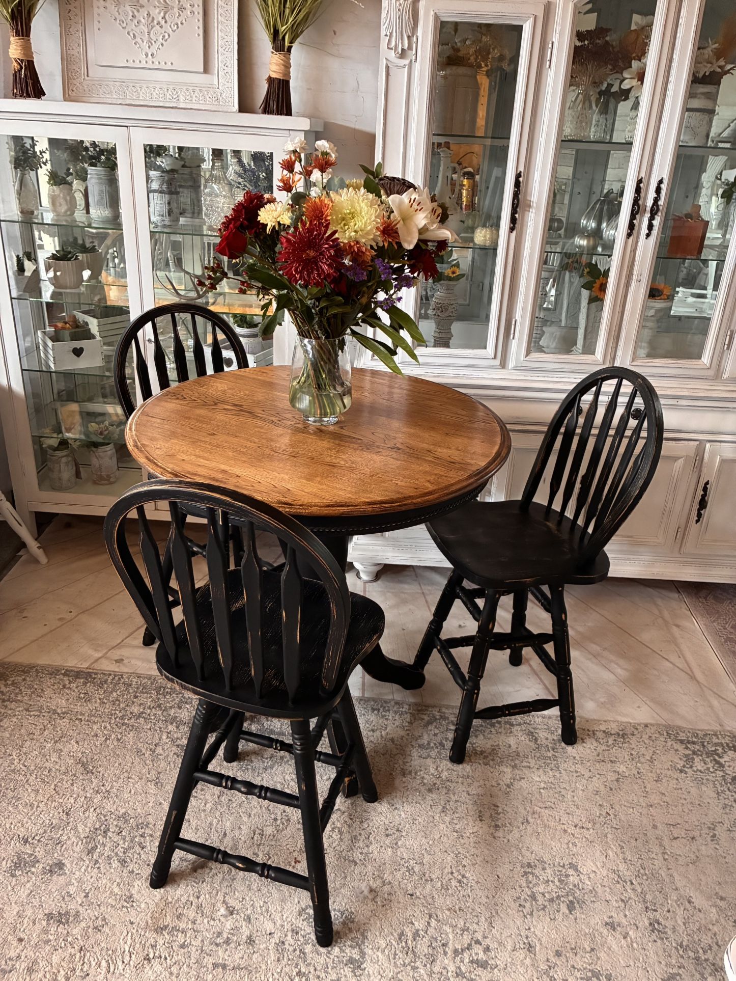 Kitchen / Bistro table + 3 Chairs