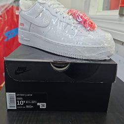 Air Force 1 Low Supreme White Size: 10.5