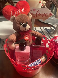 Gift For Valentine’s Day  💝🛍️