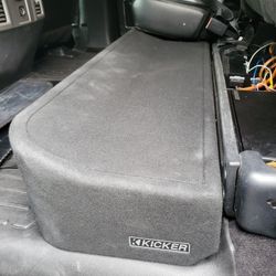 10 Inch Kicker Solo Baric 2 Of Them ....ford F150 2015 And Up