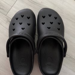 🖤✨ Crocs Classic Clogs – Black (Mickey Cutouts) ✨