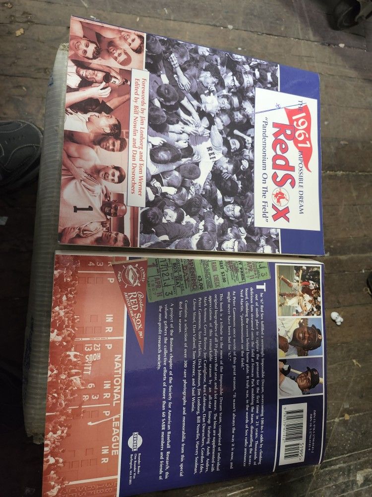 The 1967 IMPOSSIBLE DREAM RED SOX  really nice book 