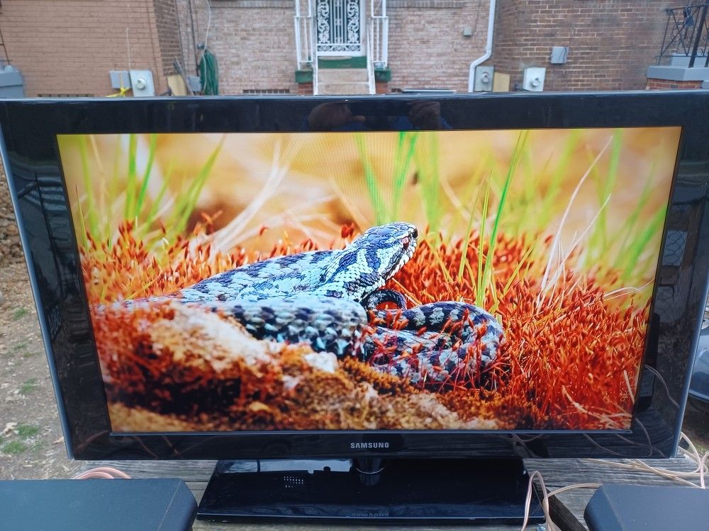 40"SAMSUNG 1080P TV WITH ROKU STREAMING STICK AND REMOTES $120 FINAL PRICE 