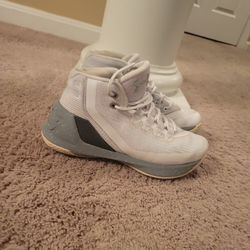 Under Armor Men 11 Curry SC 3 White Gray