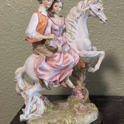 Da Vinci Couple On Horse Figure