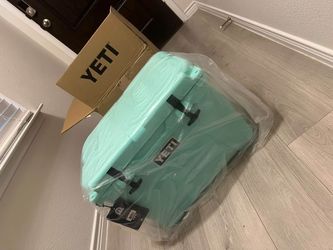 Yeti Tundra 35 Hard cooler NEW
