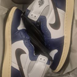 NEW JORDAN 1 HIGH RARE AIR. Size 6.5Y