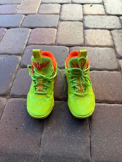 Basketball LaMelo Puma Sneakers  Kids size 5